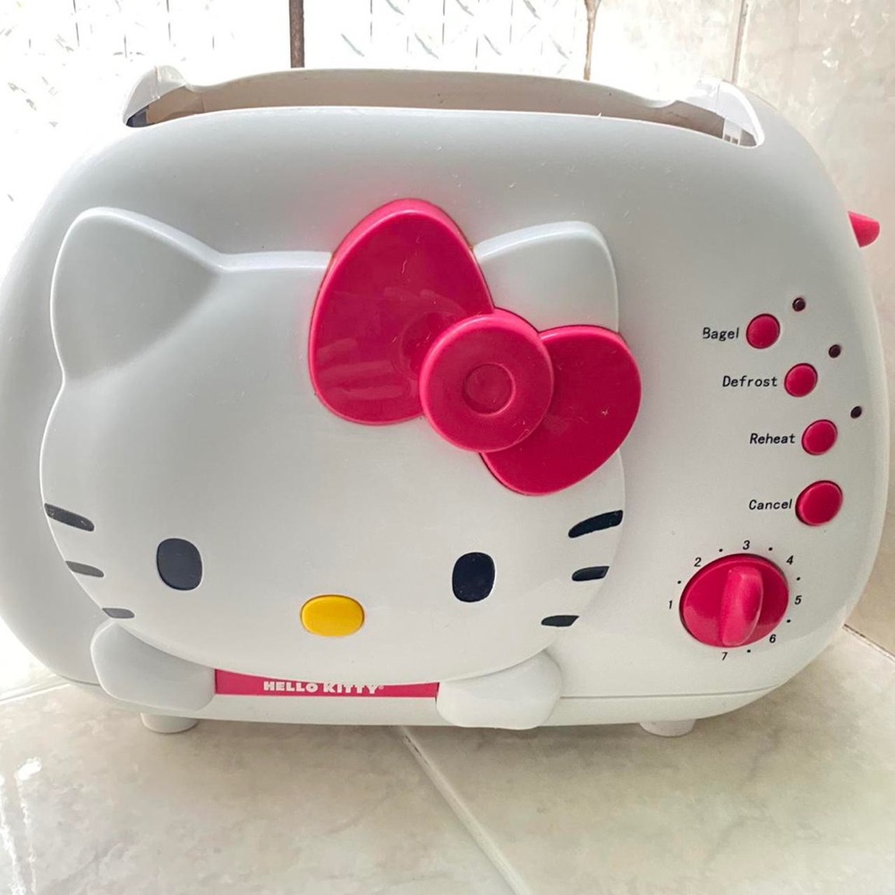 Y2k Hello kitty toaster